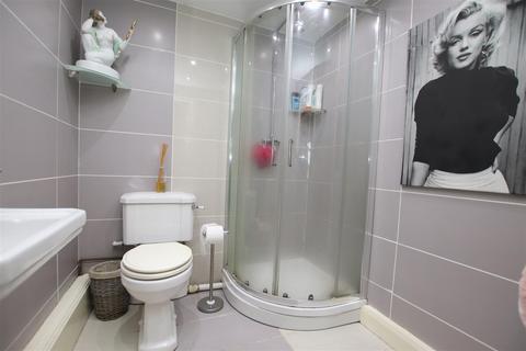 29 Brent Close, Dartford, DA2 6DD