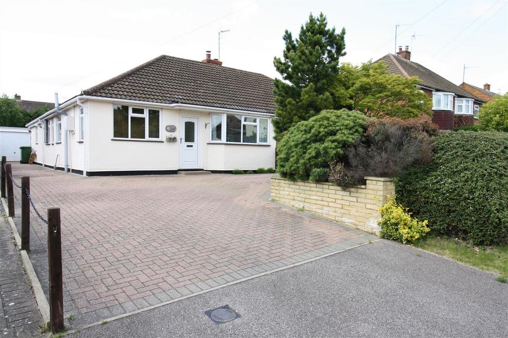 Shenley Road, Bletchley, Milton Keynes 3 bed semi-detached bungalow - £ ...