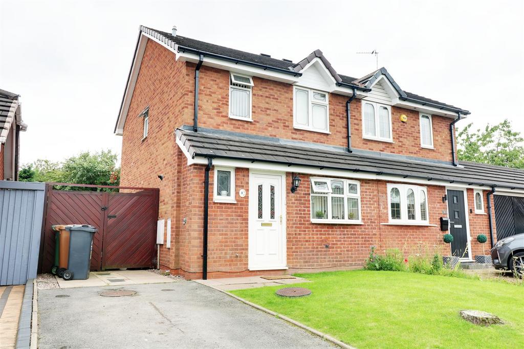 Nairn Road, Turnberry, Bloxwich 2 bed semidetached house £825 pcm (£