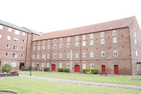 Studio to rent - 9A Pease Court, High Street, Hull, HU1 1NG