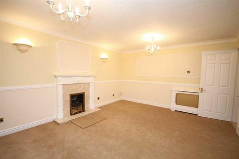 4 bedroom detached house to rent, Abbey Close, Bowdon