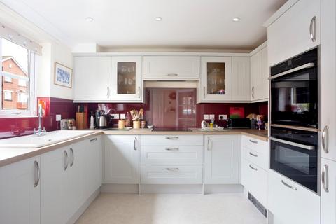 2 bedroom retirement property for sale - Archers Court, Salisbury