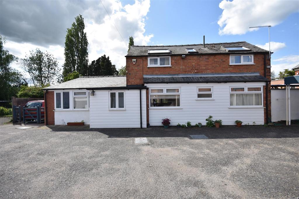 Bowbridge Road, Newark 3 bed barn conversion for sale £325,000