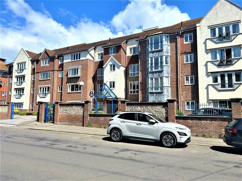 Southfields Road, Eastbourne 2 bed retirement property for sale £250,000