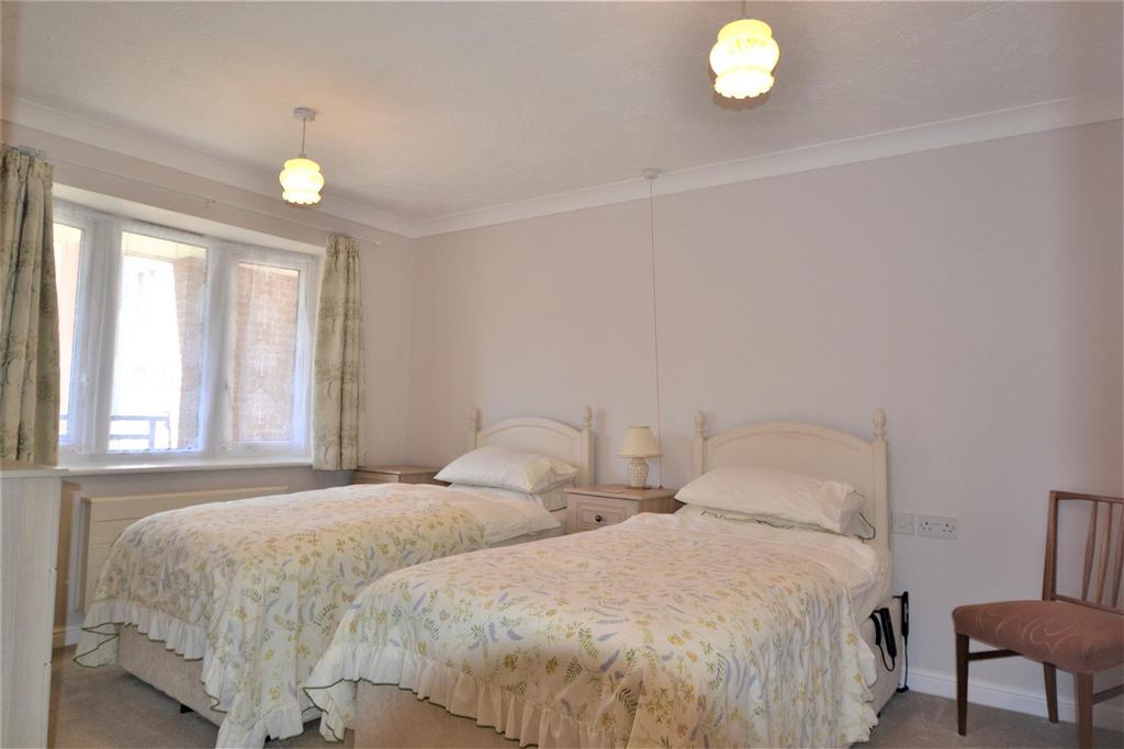 Bedroom 1.JPG