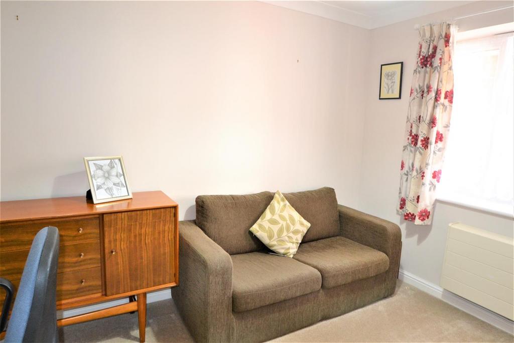 Bedroom 2.JPG