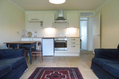 4 bedroom house share to rent - Oaklands Court, Chichester