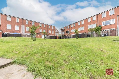 14 Harleston Close, London, E5 9NH