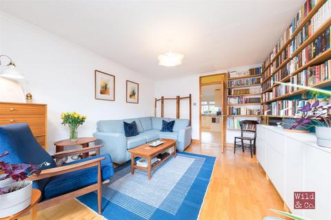 14 Harleston Close, London, E5 9NH