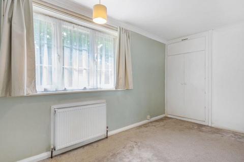 31 Oakview Road, London, SE6 3QF