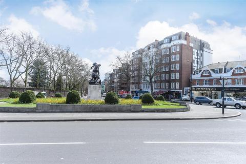 5 bedroom apartment to rent, Strathmore Court, London NW8