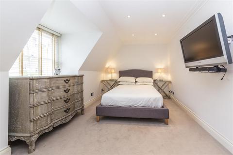 1 bedroom apartment to rent, Grosvenor Hill, London W1K