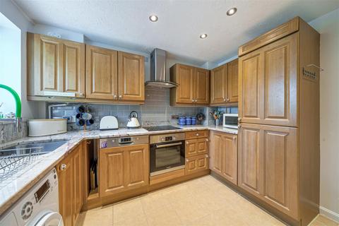 16 Cranes Close, Taunton, TA2 8PT