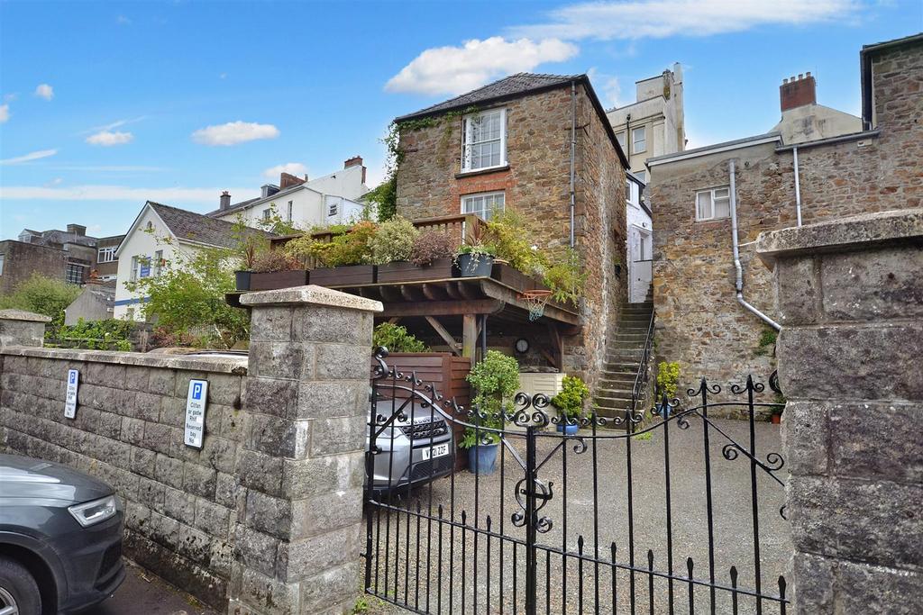Dark Street, Haverfordwest 3 bed terraced house for sale £250,000