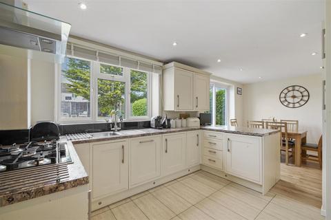 28 Tylers Gate, Harrow, HA3 9XH