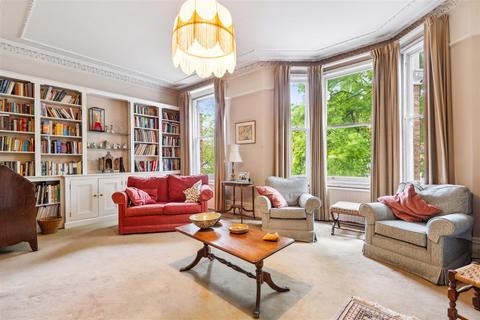 25 Harvard Road, London, W4 4EA