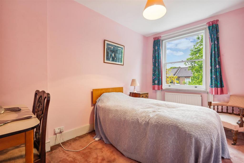 25 Harvard Road W4 4 EA-1.jpg