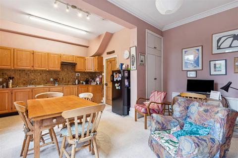 25 Harvard Road, London, W4 4EA