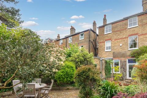 25 Harvard Road, London, W4 4EA
