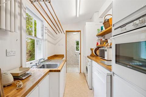 25 Harvard Road, London, W4 4EA
