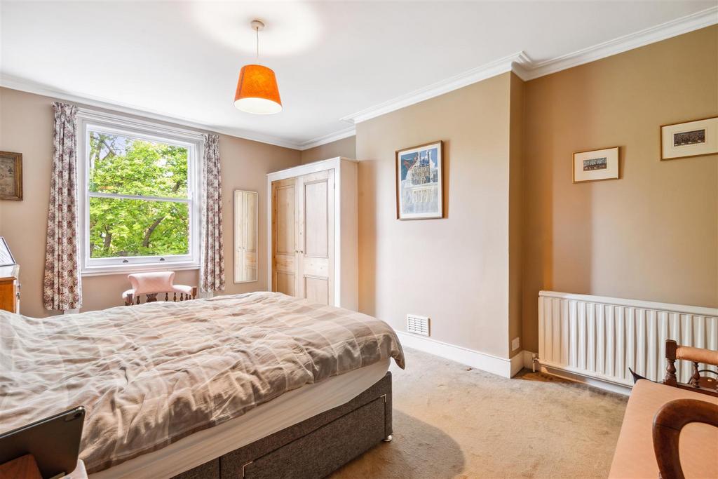 25 Harvard Road W4 4 EA-2.jpg