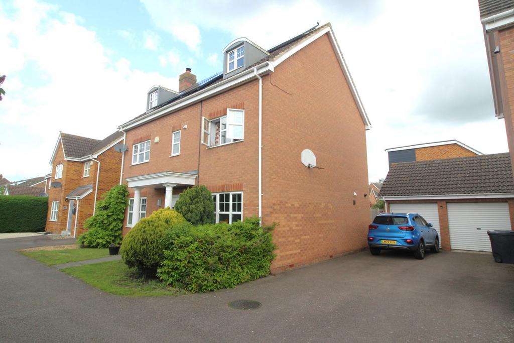 Stotfold Road, Arlesey, SG15 5 bed detached house for sale £650,000