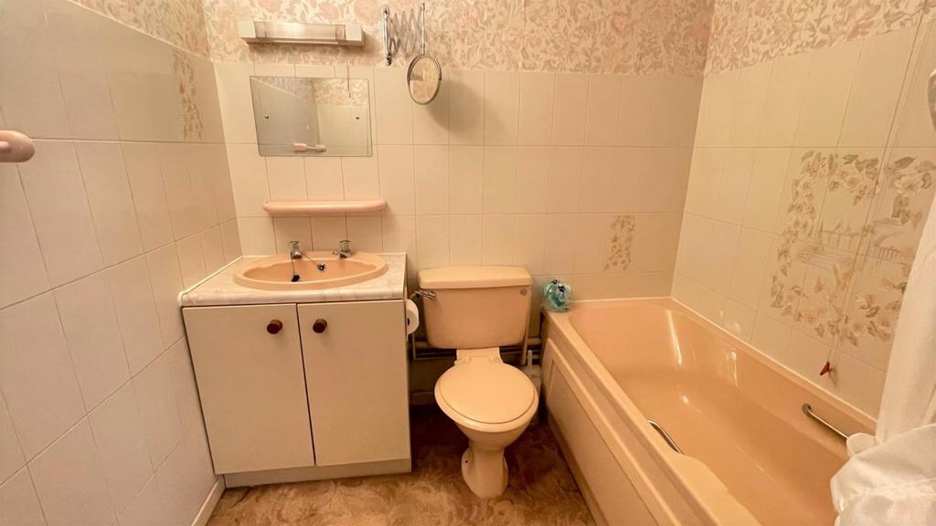 3 piece bathroom