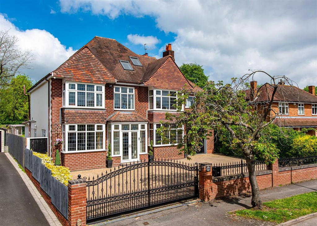 34 Highlands Road, Finchfield, Wolverhampton 5 bed detached house for