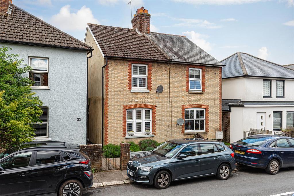 Priory Road, Reigate 3 bed semidetached house £500,000