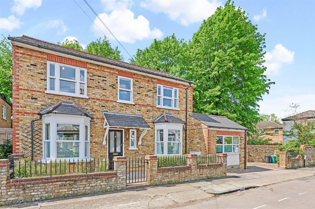 Fitzgerald Road, Mortlake, SW14 3 bed detached house for sale £1,135,000