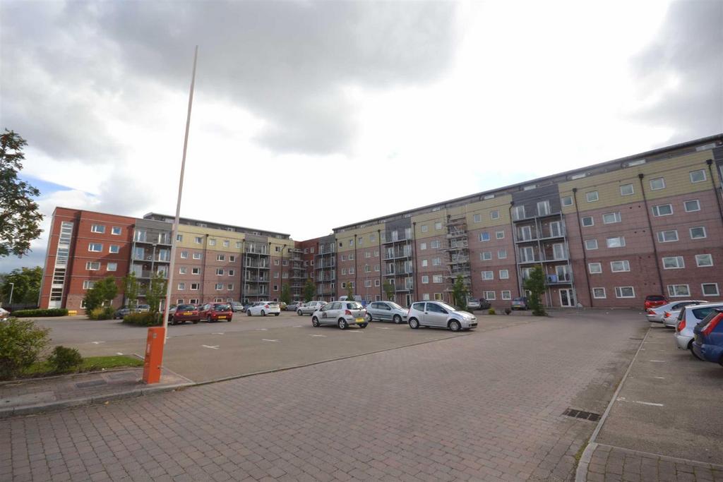 Wharfside, Heritage Way, Wigan, WN3 4AT 2 bed apartment £700 pcm (£