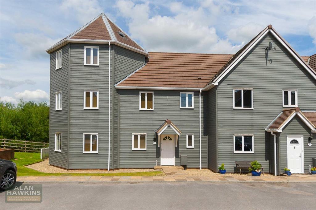 Lakes View, Wiltshire Leisure Village 4 bed semidetached house £265,000