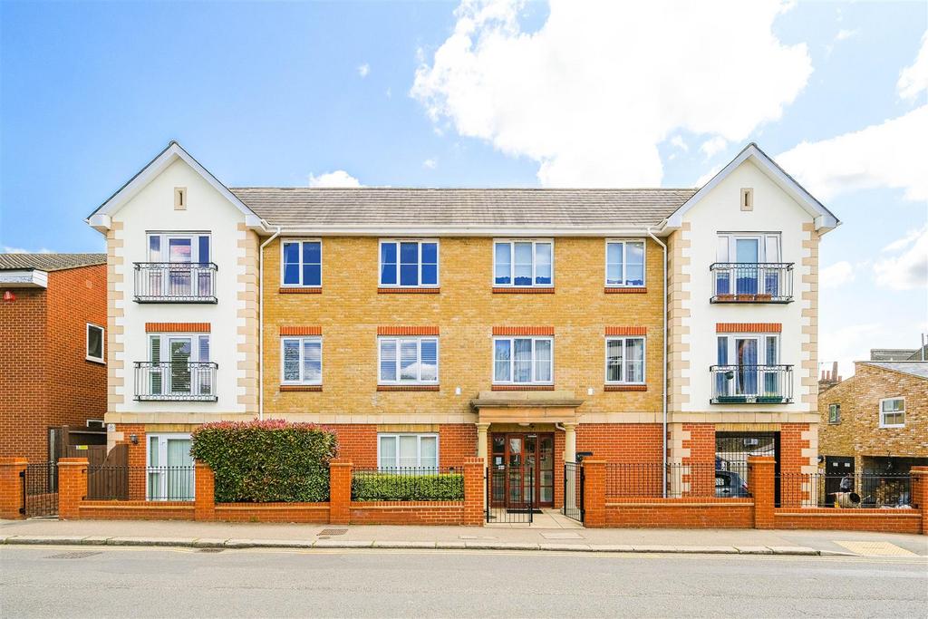 Victoria Road, Buckhurst Hill 2 bed retirement property for sale £380,000