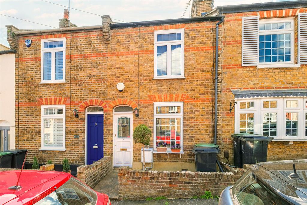 Gladstone Road, Buckhurst Hill 2 bed terraced house for sale £485,000