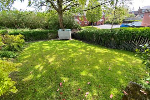 3 bedroom semi-detached house for sale - Brocklehurst Avenue, Macclesfield