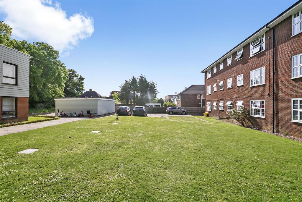 Flat 4, Montague Fell - u Ydfz2b T3igr M6 YPWv Ar.jpg