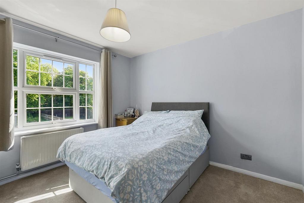 Flat 4, Montague Fell - XPSmb S3 D8 P7e U2hccpuz.jpg