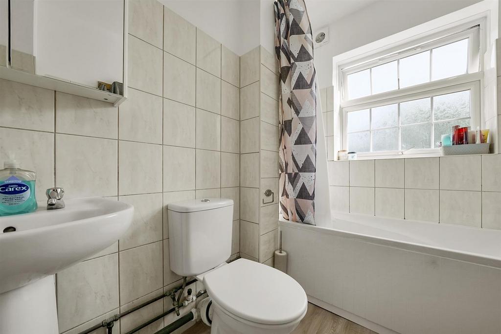 Flat 4, Montague Fell - 3p9dbc Osx OSJ5 TX4q D3v.jpg