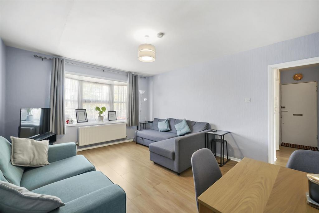 Flat 4, Montague Fell - 0 Y4a2r25 XEHGd SAyjinm.jpg