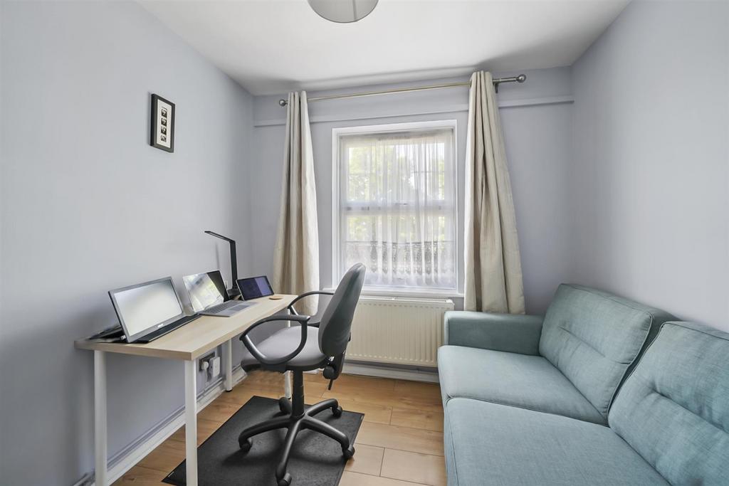 Flat 4, Montague Fell - GC3oyltx Xr Enw Mn OSFgm.jpg
