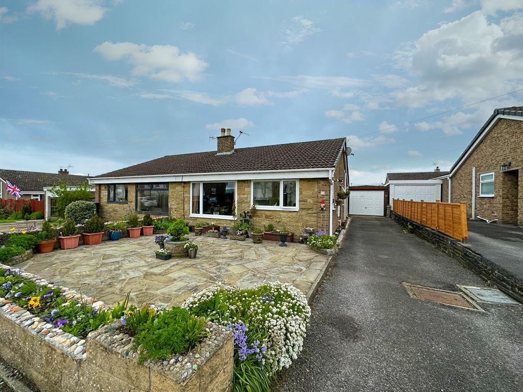 Thornhill Road, Steeton, Keighley 2 bed semidetached bungalow £219,000