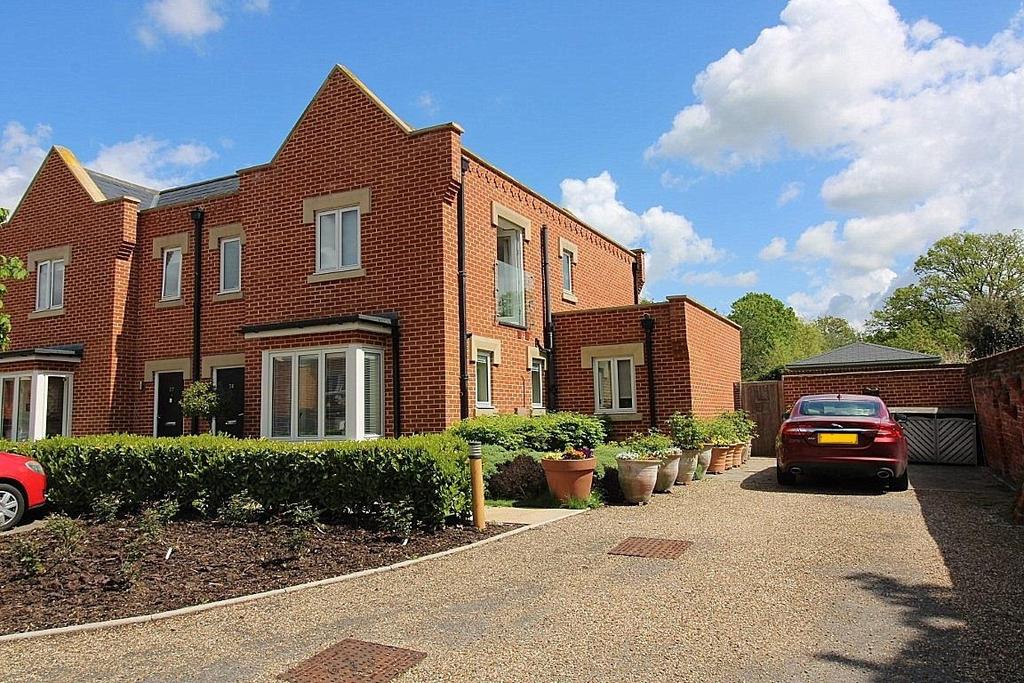 Danbury Palace Drive, Danbury 3 bed semidetached house for sale £800,000