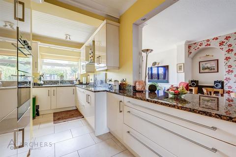 17 Lydgate Hall Crescent, Sheffield, S10 5NE