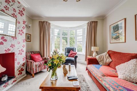 17 Lydgate Hall Crescent, Sheffield, S10 5NE