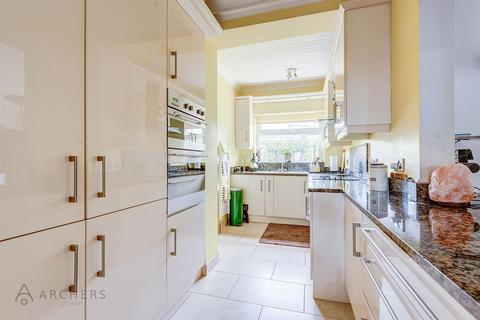 17 Lydgate Hall Crescent, Sheffield, S10 5NE
