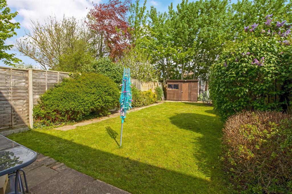 Coleridge Crescent, GoringBySea, Worthing 3 bed semidetached house