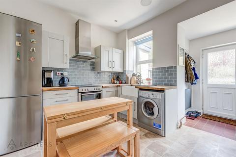 44 Benty Lane, Sheffield, S10 5NF