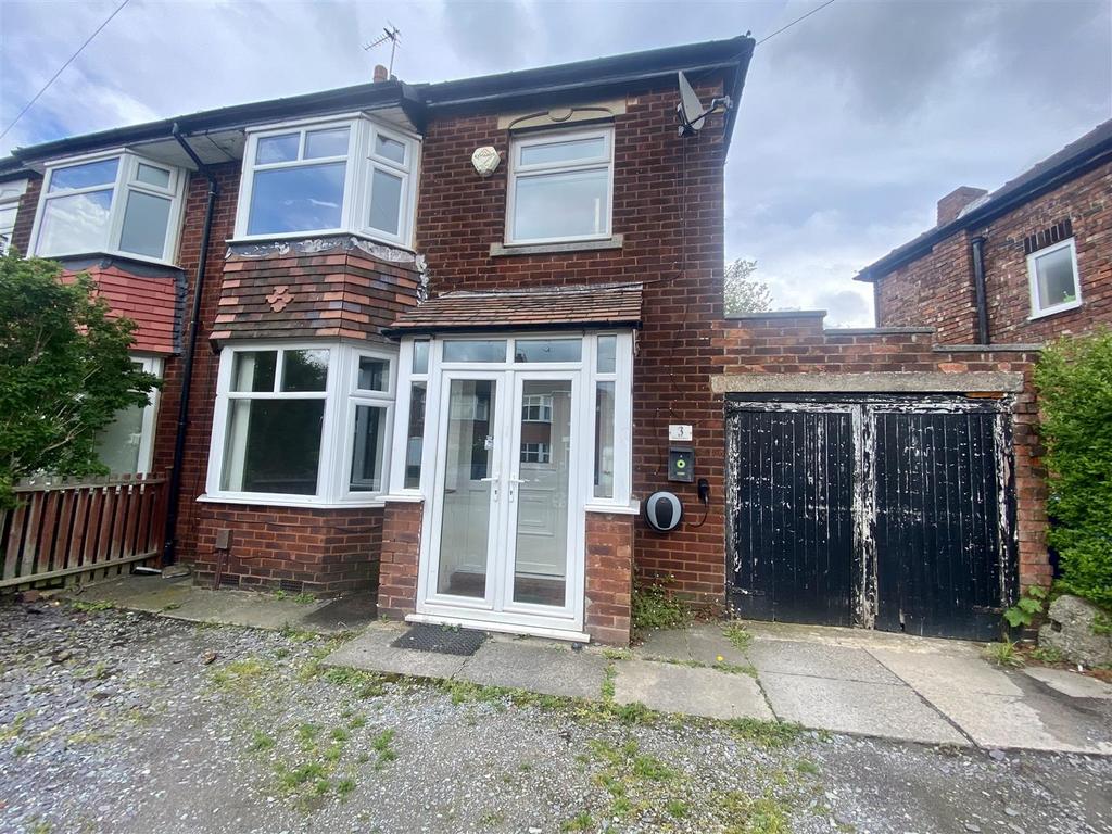 Menai Grove, Cheadle 3 bed semidetached house for sale £245,000