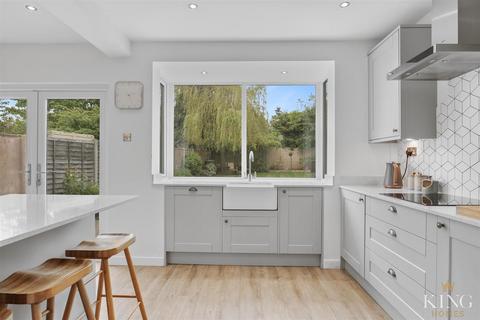 Highlands Birmingham Road, Mappleborough Green, Studley, B80 7BL
