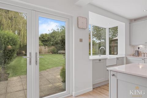 Highlands Birmingham Road, Mappleborough Green, Studley, B80 7BL